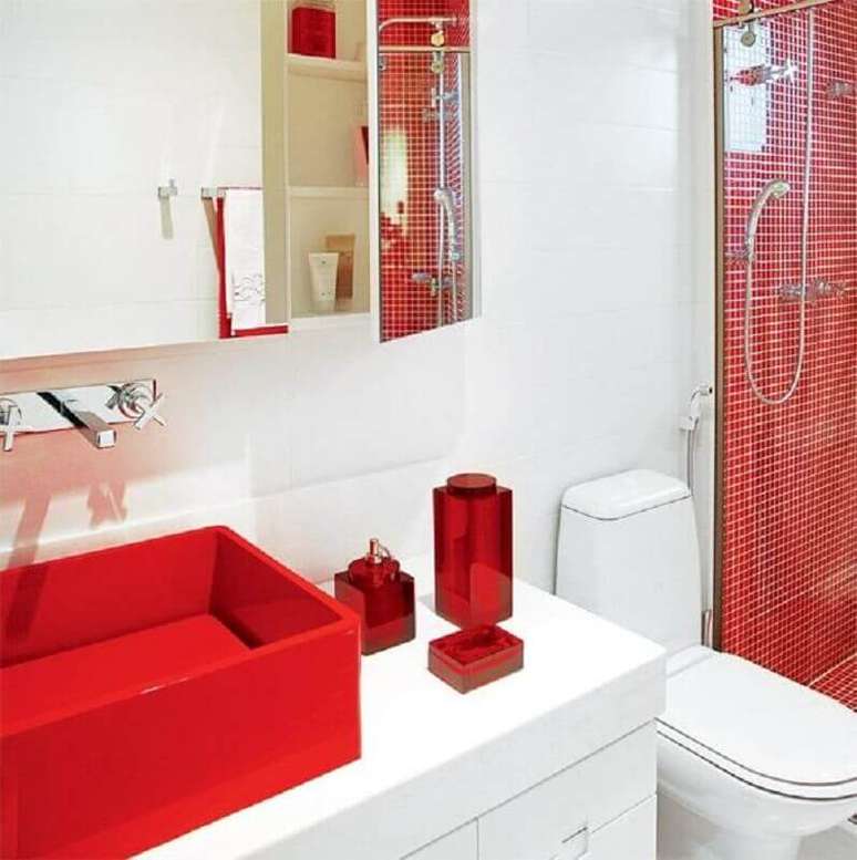 61. Pastilha e cuba para banheiro vermelha – Foto: Pinterest