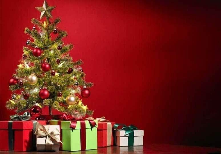 10- O pinheiro de natal artificial pode durar por diversos anos. Fonte: S&oacute; Not&iacute;cia Boa