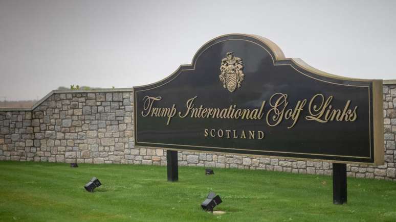 Trump possui campos de golfe na Irlanda