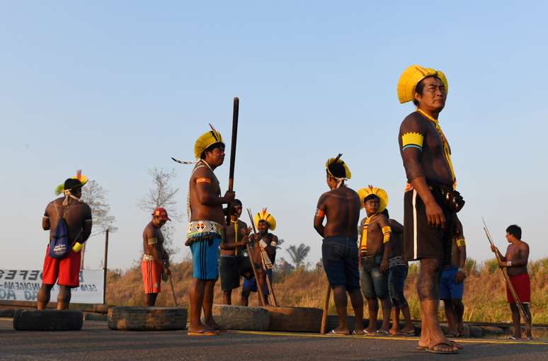 Ind&iacute;genas fecham rodovia em protesto contra a&ccedil;&otilde;es do governo contra Covid-19 entre povos ind&iacute;genas
17/08/2020
REUTERS/Lucas Landau