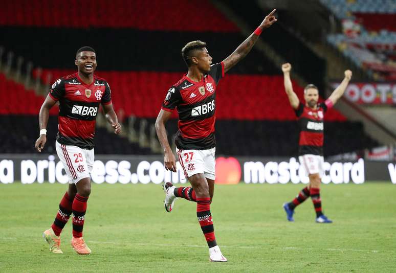  Flamengo ratifica boa fase, bate o Junior e encerra a fase de grupos da Libertadores como líder