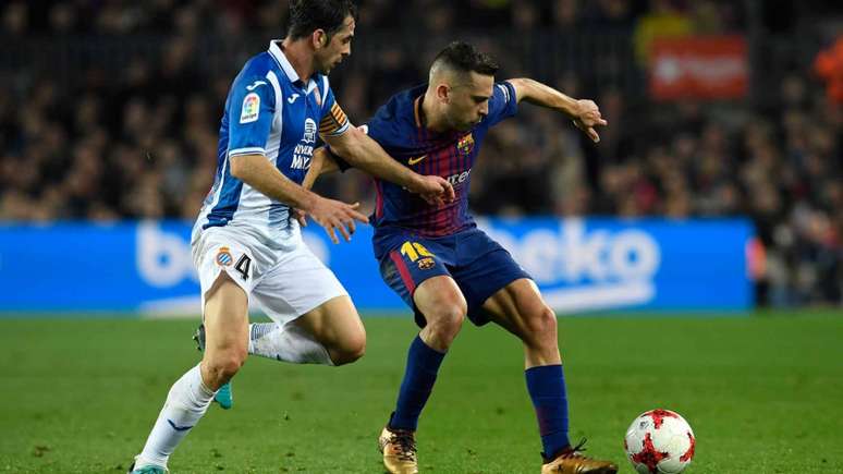 Alba está recuperado de lesão e deve ser relacionado para o clássico contra o Real Madrid (AFP)