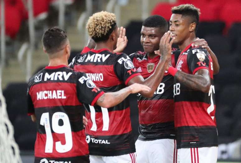 Bruno Henrique marcou o terceiro gol do Flamengo na partida (Foto: AFP)