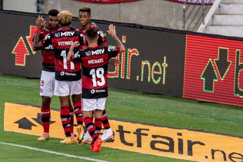 Lincoln marcou o segundo gol da vitória por 3 a 1, sobre o Junior Barranquilla (Foto: Marcelo Cortes / Flamengo)