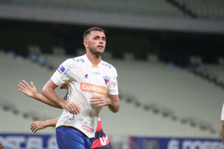 Edson Cariús comemorou o título estadual do Fortaleza, conquistado na última quarta (Foto:Leonardo Moreira/FEC)