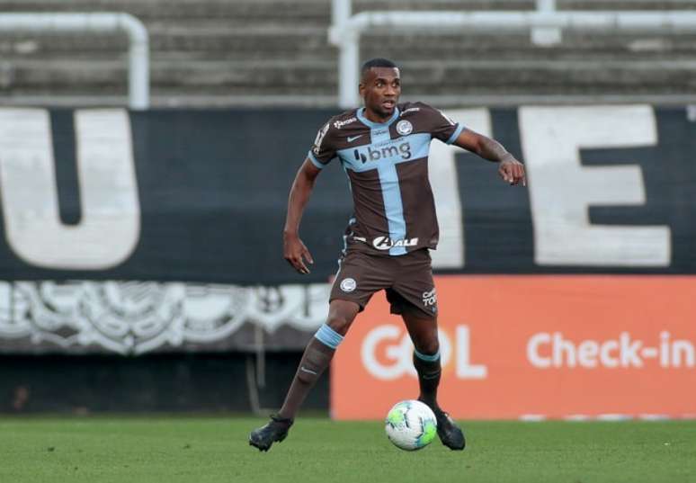 Marllon foi titular da zaga do Corinthians contra o Flamengo e contra o Vasco (Foto: Rodrigo Coca/Ag. Corinthians)