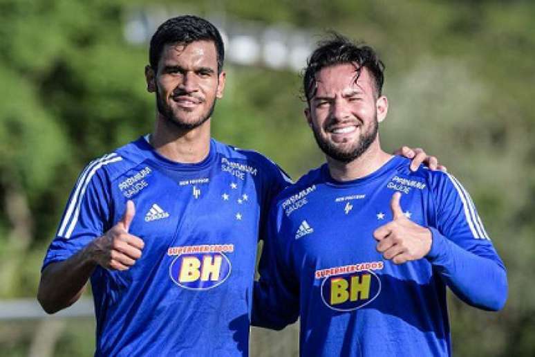 Os meias Giovanni e Matheus ´Índio estão treinando há quase dois meses no clube,mas só devem ser inscritos na próxima semana-(Gustavo Aleixo/Cruzeiro)