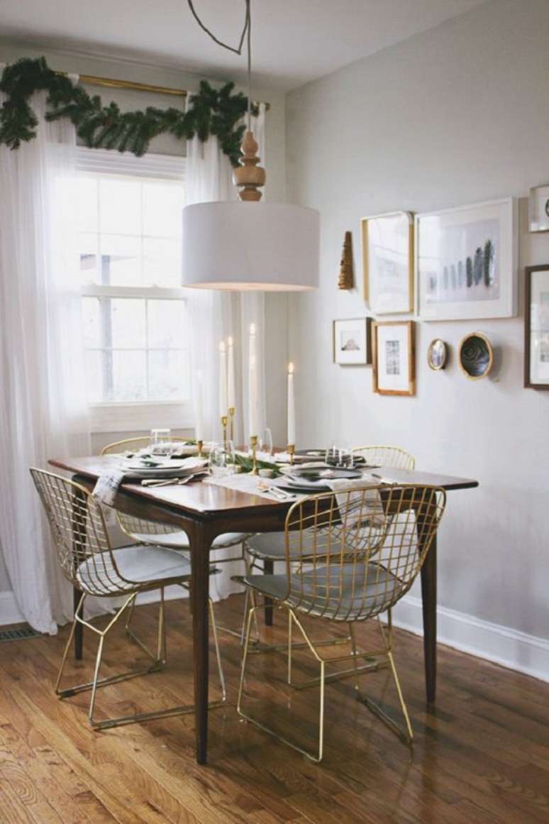 10. A cadeira Bertoia apresenta um design diferenciado. Fonte: Pinterest