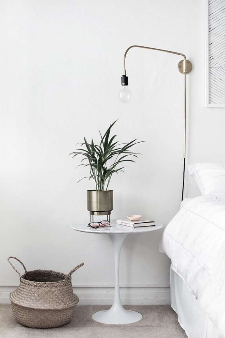 4. Mesa de cabeceira tulipa &ndash; Via: Home yoh My