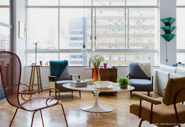 3. Mesa de centro mesa saarinen &ndash; Via: Hist&oacute;rias de Casa