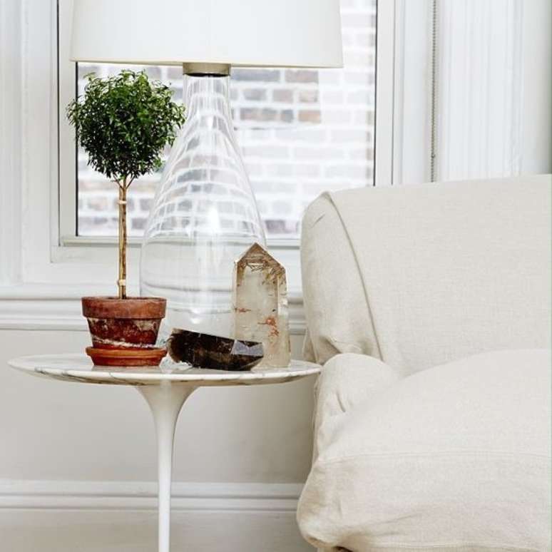 43. Mesa lateral saarinen branca &ndash; Via: Domaine Home