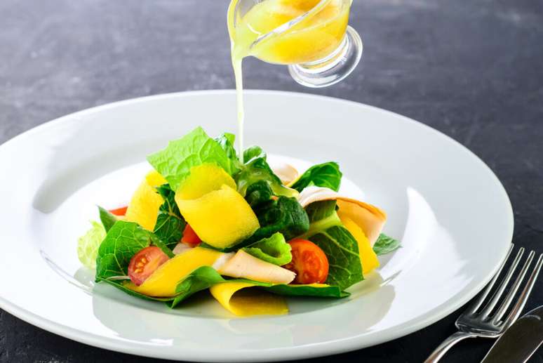 Guia da Cozinha - Vinagrete x Molho &agrave; campanha: voc&ecirc; sabe a diferen&ccedil;a?