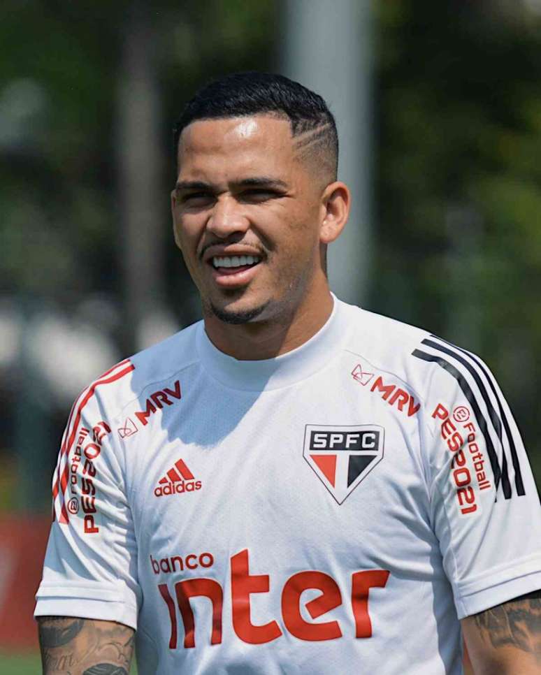 Luciano participou de apenas uma parte do treino do São Paulo nesta sexta (Reprodução/Twitter)