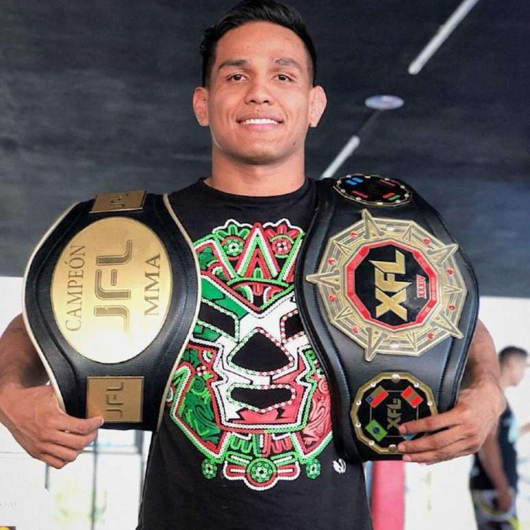 Renato Valente é campeão em duas divisões nos dois maiores eventos de MMA do México (Foto: arquivo pessoal)