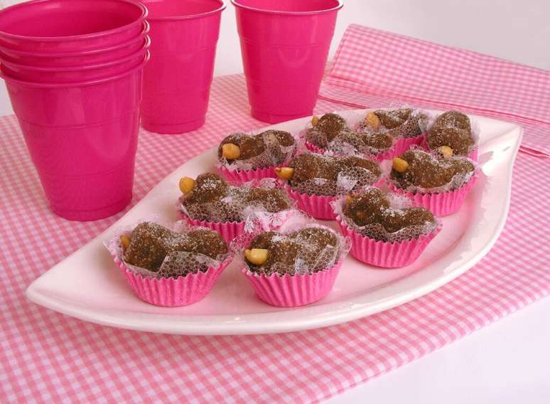 Guia da Cozinha - Receitas de cajuzinho para ado&ccedil;ar suas refei&ccedil;&otilde;es