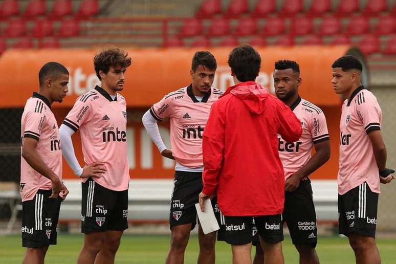 Base do São Paulo está em alta com o técnico Fernando Diniz (Rubens Chiri/saopaulofc.net)