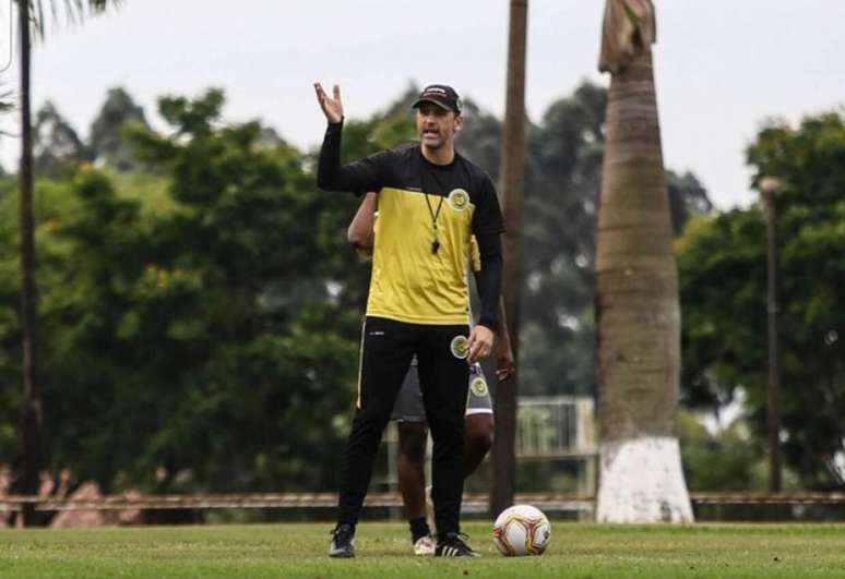 Marcelo Caranhato é o técnico do Cascavel, que está invicto em casa nesta temporada (Foto: Divulgação/Cascavel)