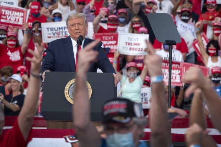 Presidente Trump durante comício na Flórida