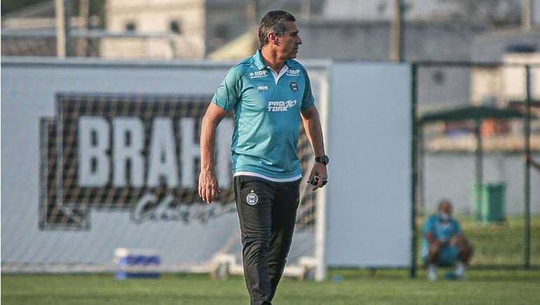 Jorginho é demitido do Coritiba após poucos jogos no comando da equipe
