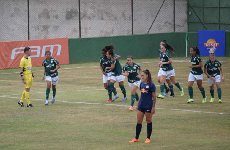 Lurdinha comemora o gol do Palmeiras em Vinhedo (Foto: Priscila Pedroso/Palmeiras)