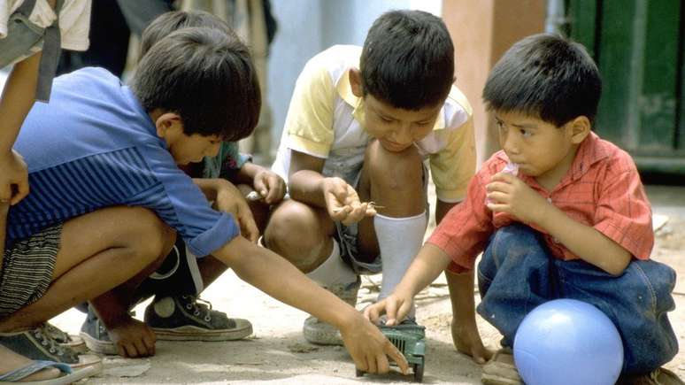 Luis Ferm&iacute;n: 'Quando voc&ecirc; &eacute; crian&ccedil;a, n&atilde;o d&aacute; tanta import&acirc;ncia &agrave; p&oacute;lio, pensa em brincar. Como adulto &eacute; diferente'