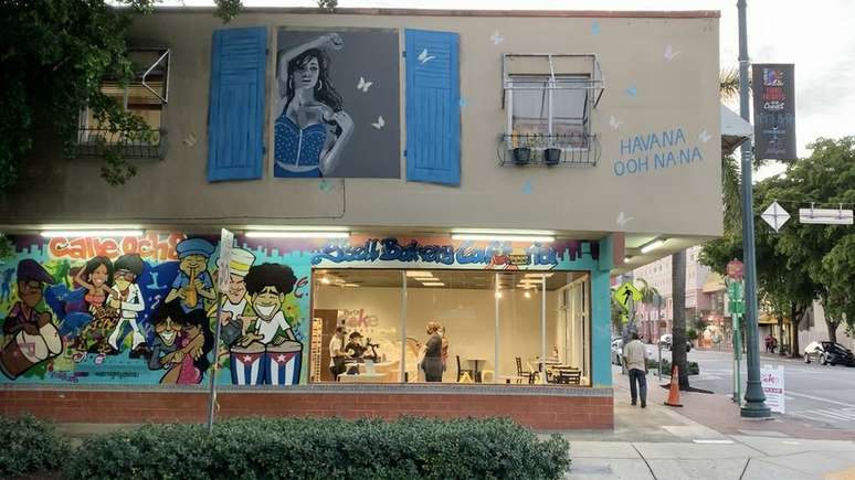 Mural homenageia cantora Camila Cabello, do hit Havana