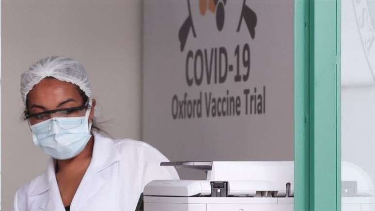 Pesquisas da vacina de Oxford começaram no fim de abril