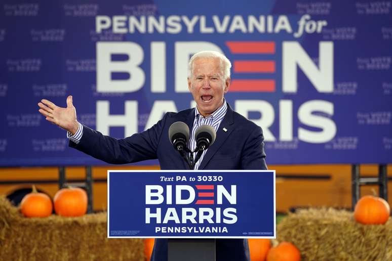 Joe Biden durante evento de campanha no Estado da Pensilvânia
24/10/2020 REUTERS/Kevin Lamarque