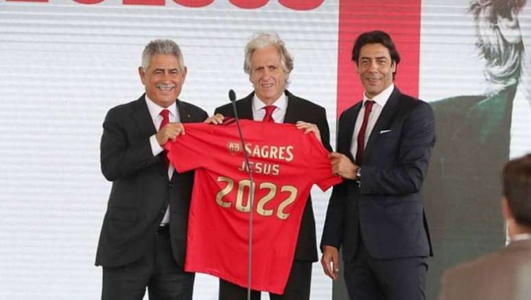 Luís Filipe Vieira contratou Jorge Jesus por duas temporadas (Foto: Divulgação / Benfica)