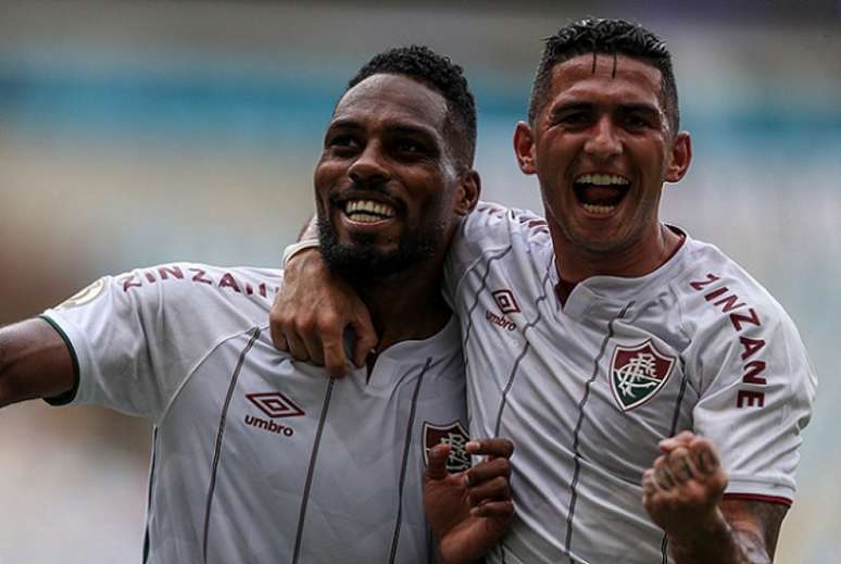 Luccas Claro e Danilo Barcelos comemoram primeiro gol do Fluminense (Foto: Lucas Merçon/Fluminense FC)