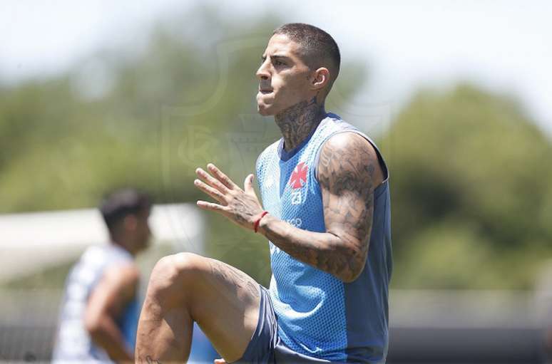 Carlinhos em ação no treino do Vasco (Foto: Divulgação/Vasco)