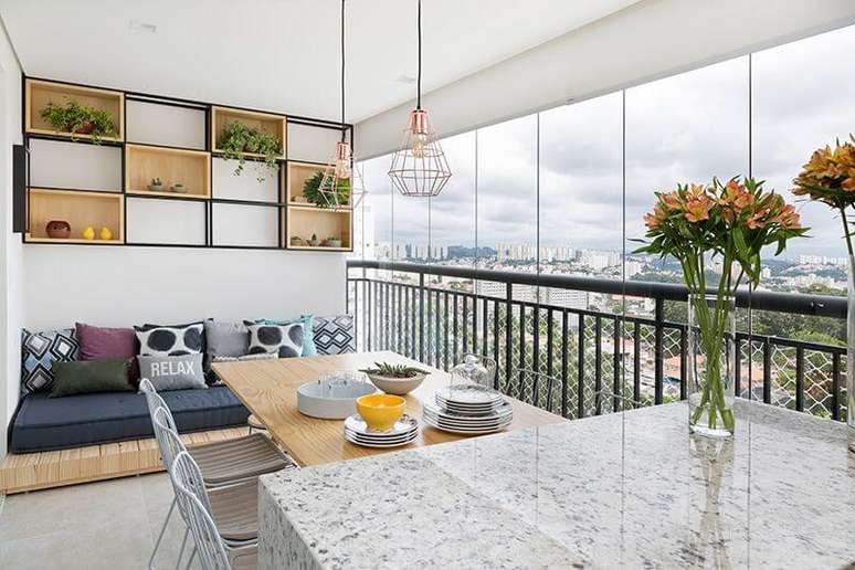 9. As plantas para apartamento podem estar em jarros ou vasos. Projeto de Doob Arquitetura