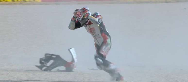 O momento da queda de Nakagami em Teruel