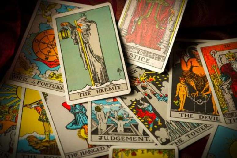 Saiba mais sobre como o Tarot pode te auxiliar no autoconhecimento - Shutterstock