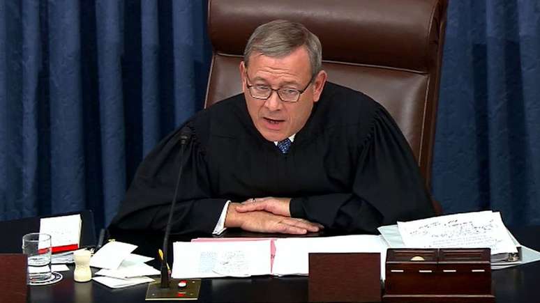 Apesar de suas inclina&ccedil;&otilde;es conservadoras, o presidente do tribunal John Roberts votou v&aacute;rias vezes em conson&acirc;ncia com os ju&iacute;zes mais progressistas