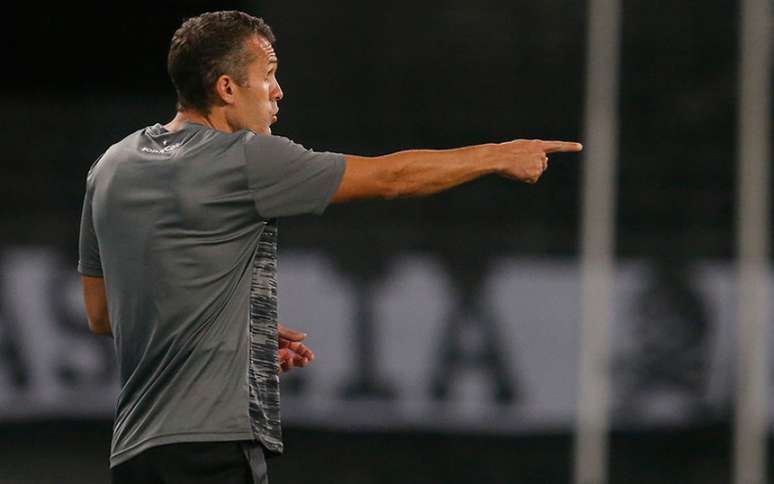 Bruno Lazaroni pelo Botafogo (Foto: Vítor Silva/Botafogo)