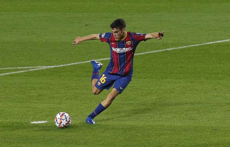 Pedri durante partida do Barcelona contra o Ferencvaros pela Liga dos Campe&otilde;es
20/10/2020 REUTERS/Albert Gea