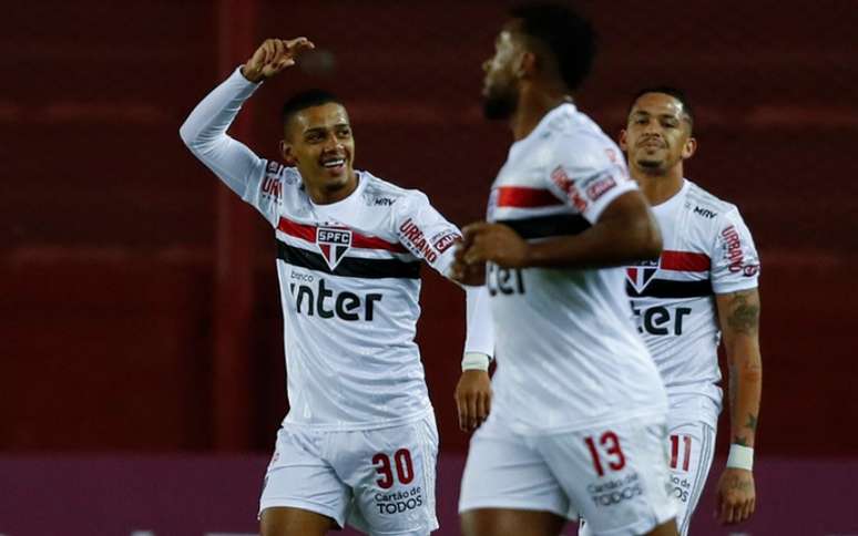 Brenner marcou dois gols, mas o São Paulo deixou Lanús derrotado (Foto: AFP)