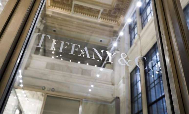 LVMH e Tiffany fecharam novo acordo e seguirão processo de fusão