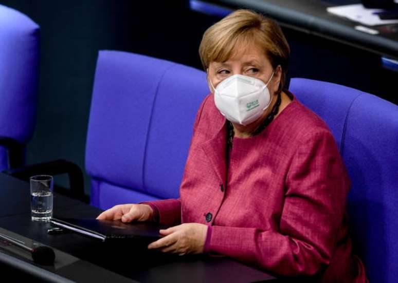 Merkel apresentou detalhes as novas regras sanitárias no Bundestag