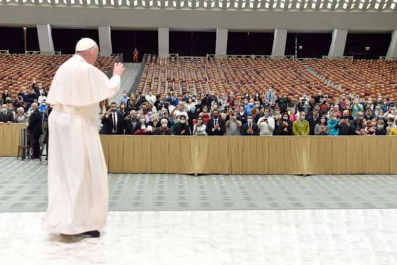 Mesmo adotando protocolos rígidos, Vaticano registrou um caso positivo de Covid-19 durante audiência geral