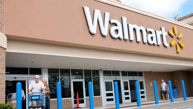 'Removemos nossas armas de fogo e munições das áreas de vendas como precaução para a segurança de nossos associados e clientes', afirmou a rede Walmart sobre decisão na véspera de pleito presidencial