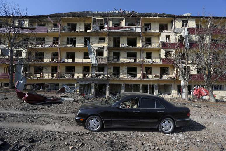 Prédio danificado por bombardeio em Shushi durante conflito de Nagorno-Karabakh
29/10/2020
Vahram Baghdasaryan/Photolure via REUTERS