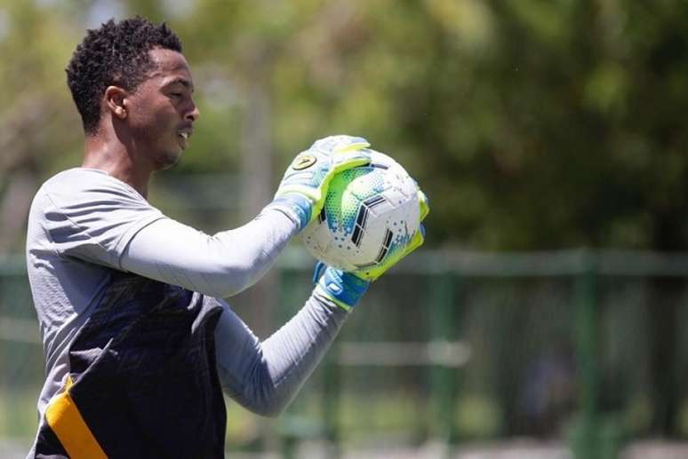 Carlos Eduardo é reserva do Sport na disputa do Campeonato Brasileiro (Foto: Divulgação/Sport)