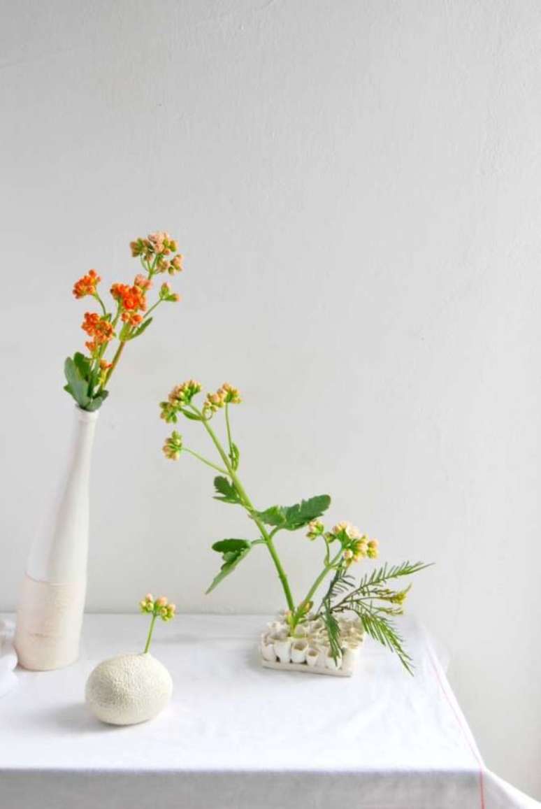 12. Kalanchoe flor da fortuna fica ainda mais linda em vasos brancos – via: Pinterest