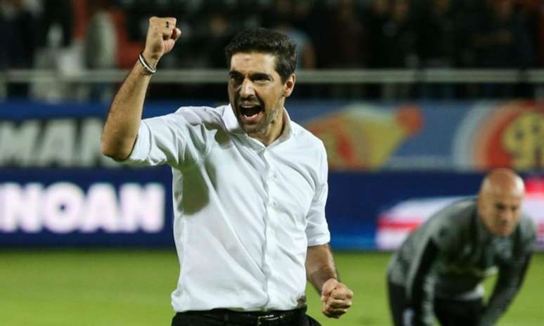Abel Ferreira comemora vitória no campeonato grego (Foto: Divulgação/PAOK)