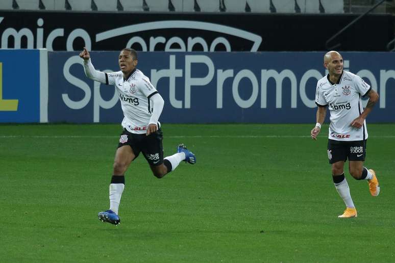 Com gol de Davó, Corinthians vence e acaba com invencibilidade do Internacional