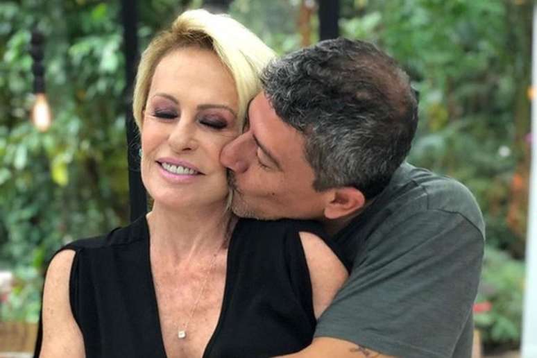 Ana Maria Braga lamenta morte de Tom Veiga, o Louro José