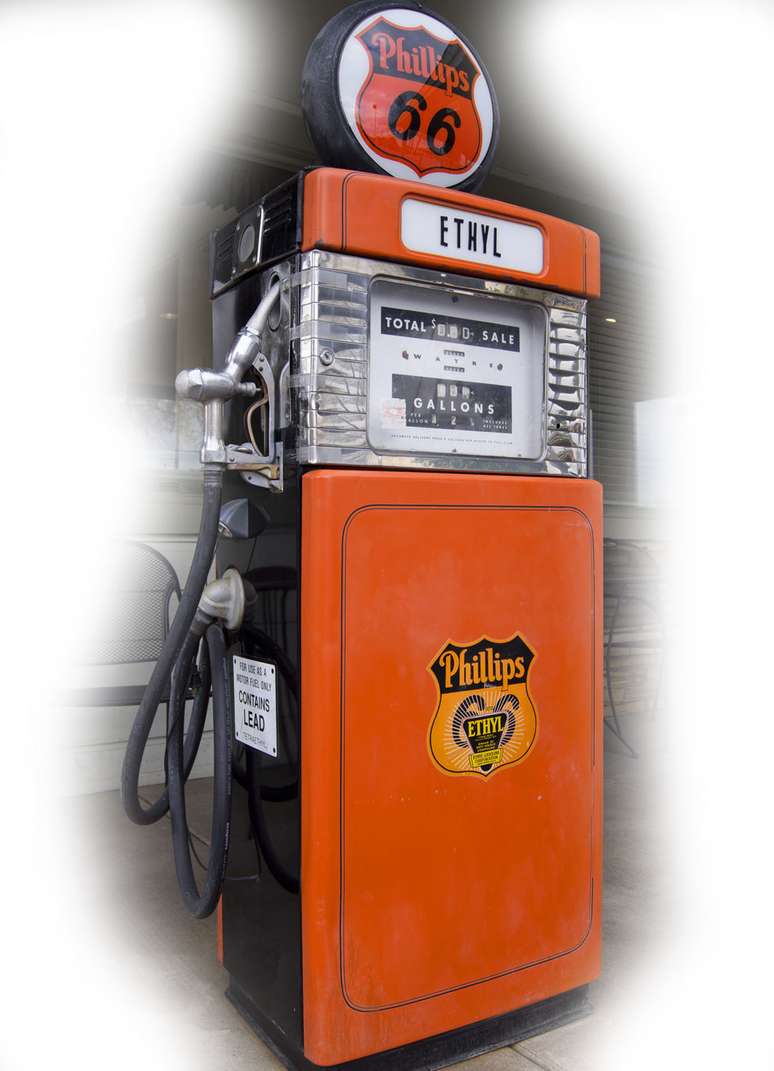 A bomba de gasolina do lado de fora do Rail Haven Motel, em Springfield, &eacute; reconhecida como o local de nascimento da lend&aacute;ria Rota 66 e serve como um monumento ao tremendo erro