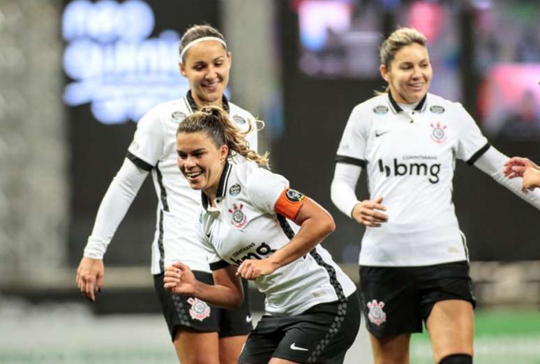 Corinthians bate Palmeiras em 1º jogo da semi do Brasileirão Feminino